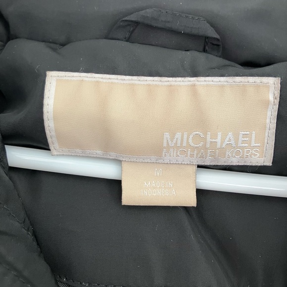 Michael Kors Women’s Black with Gold Buttons Puffer Jacket  Size: Medium - Picture 6 of 7